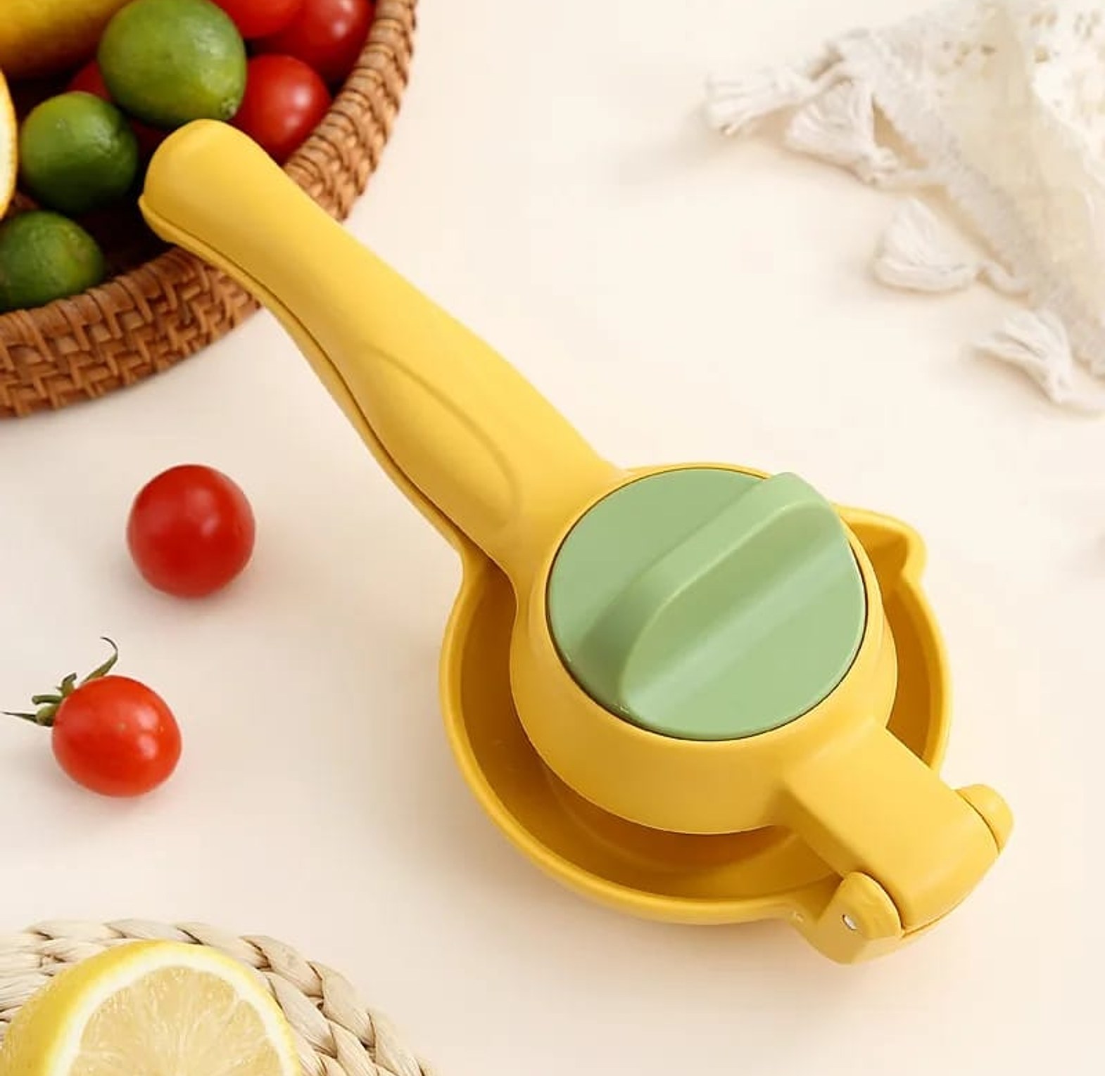 Manual Lemon and Citrus Juicer image
