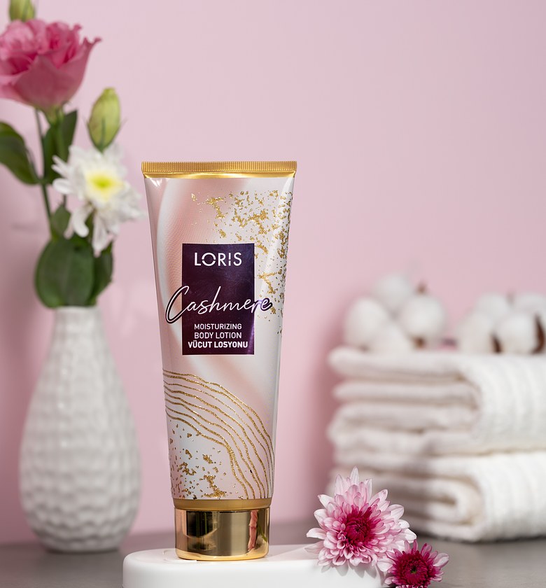 Loris Cashmere Body Lotion 236ml image