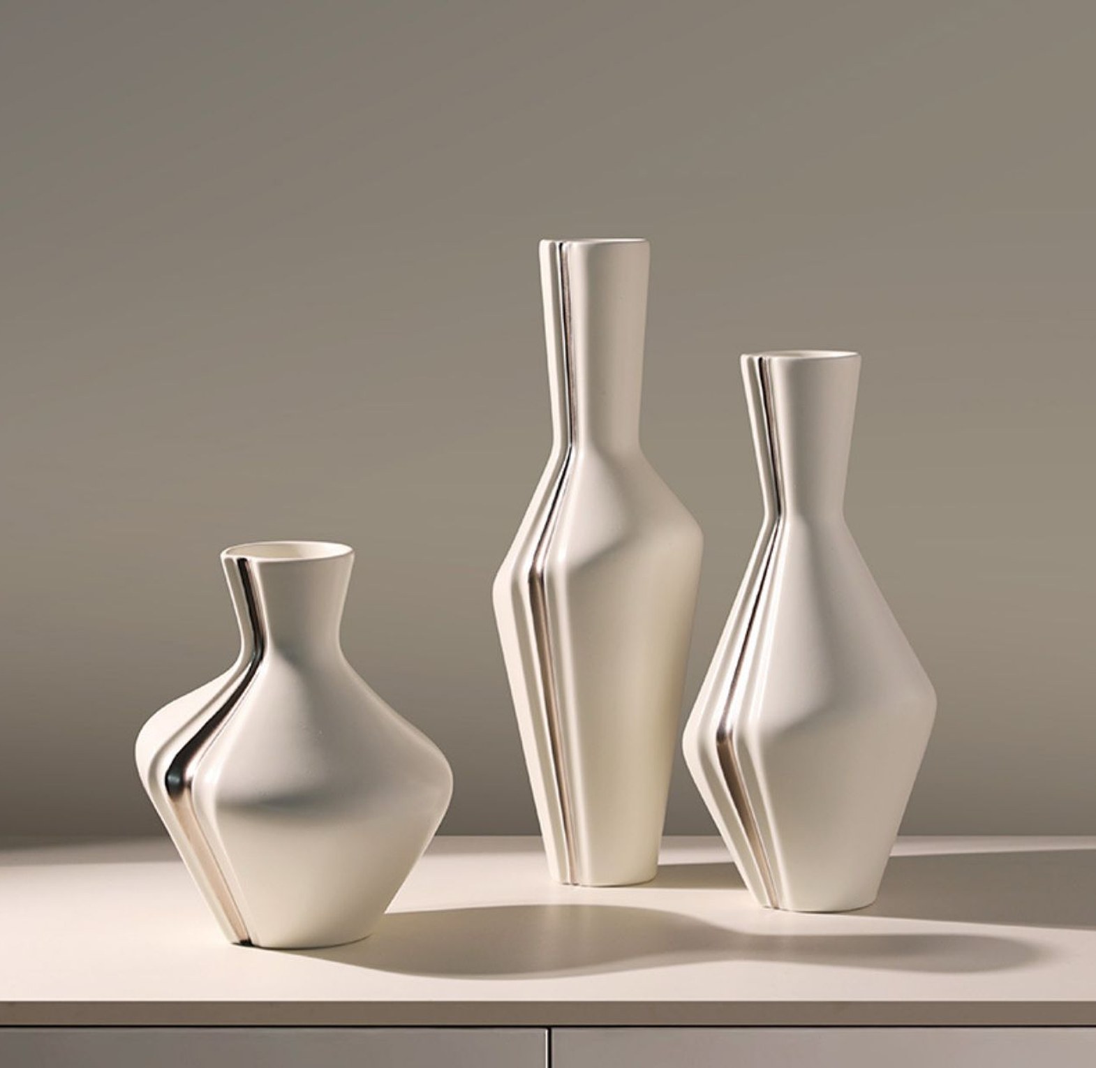 Modern ceramic vase set  image