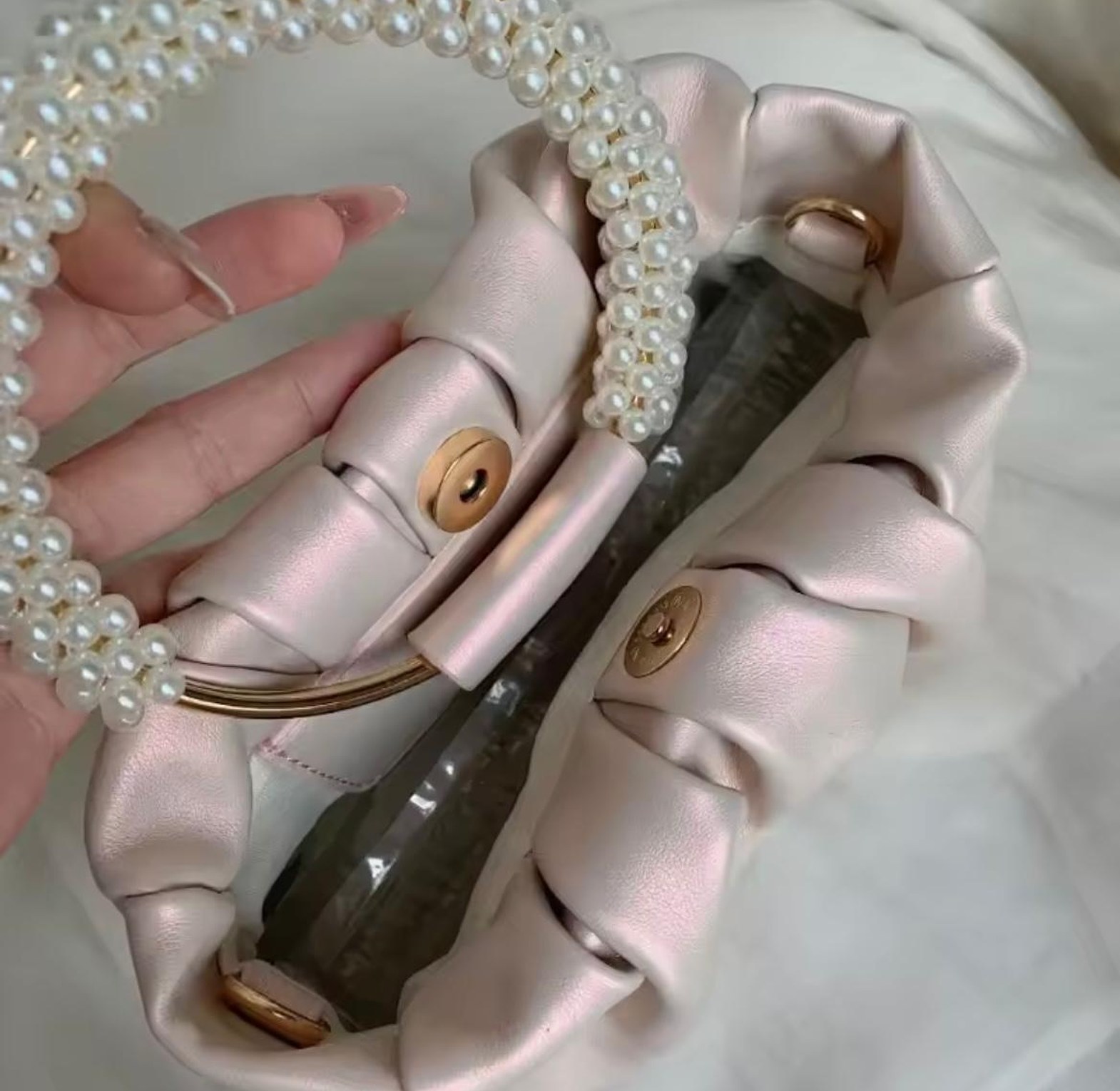 Venus Pearl Handle Clutch image