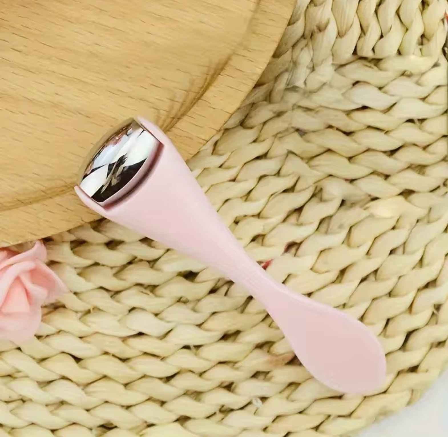Mini stainless steel cooling face roller image