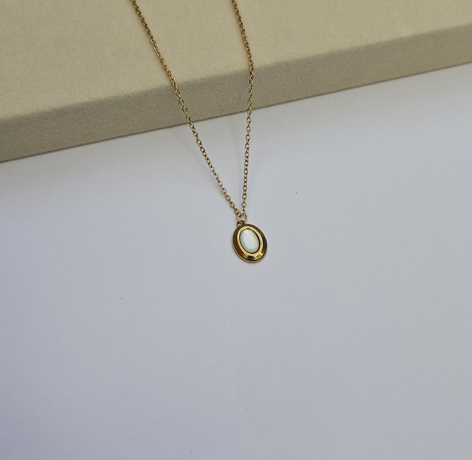 Makini white necklace  image