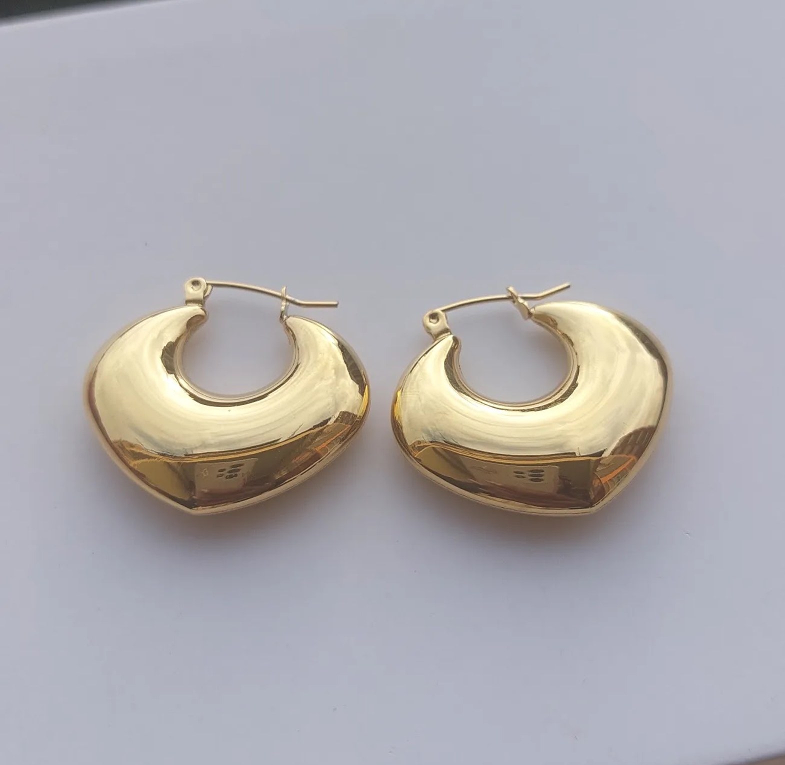 Love Hoops image