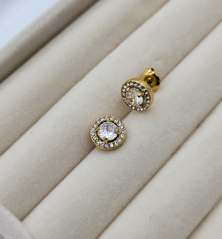 Diamond stud  image