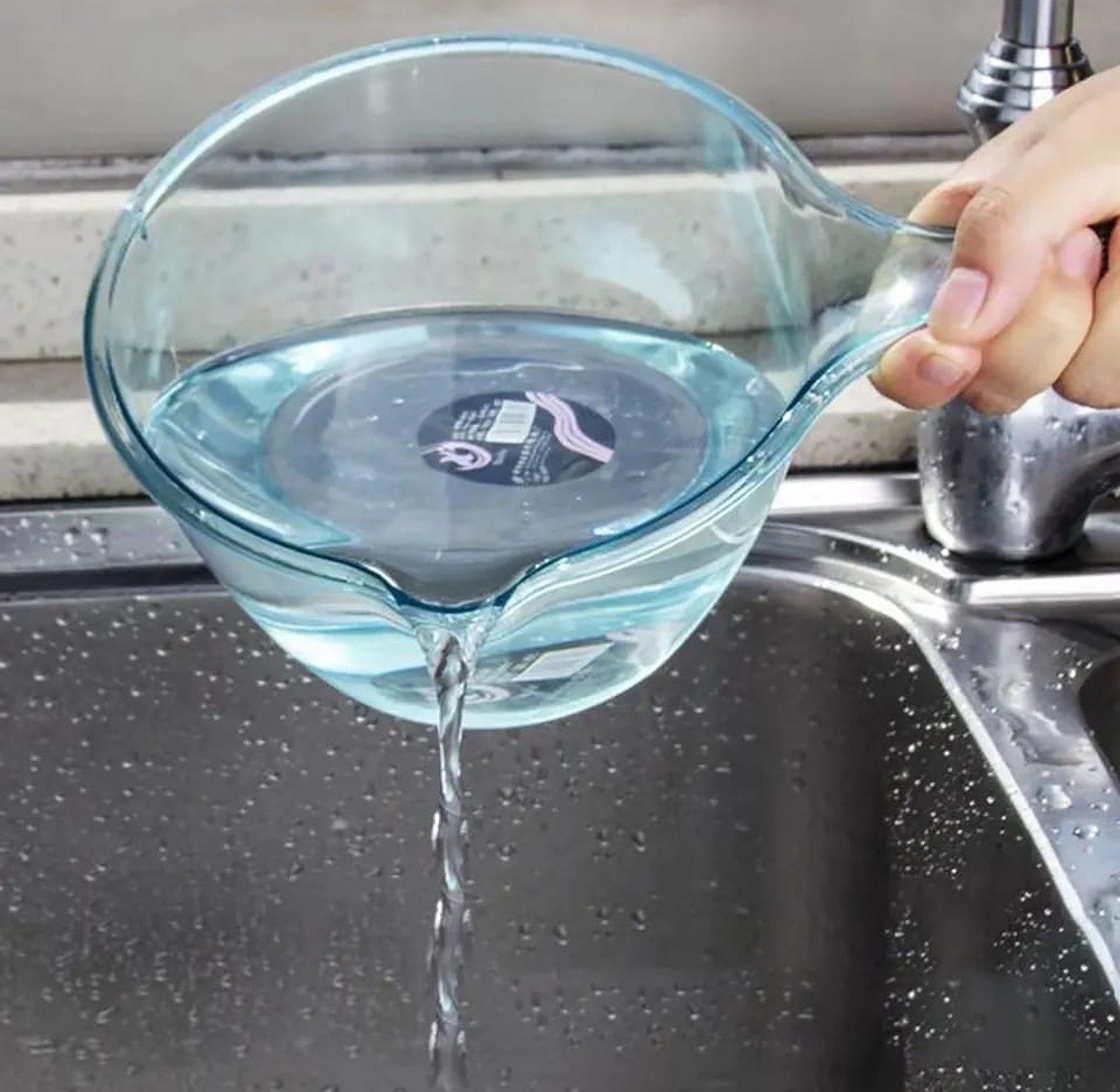 1Pc Transparent Long Handle Water Scoop Plastic image