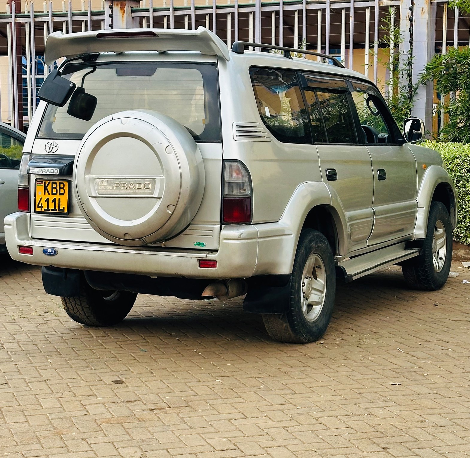 Toyota Landcruiser Prado KBB, YOM 2001 Model, Automatic, Rating 3000cc Diesel image