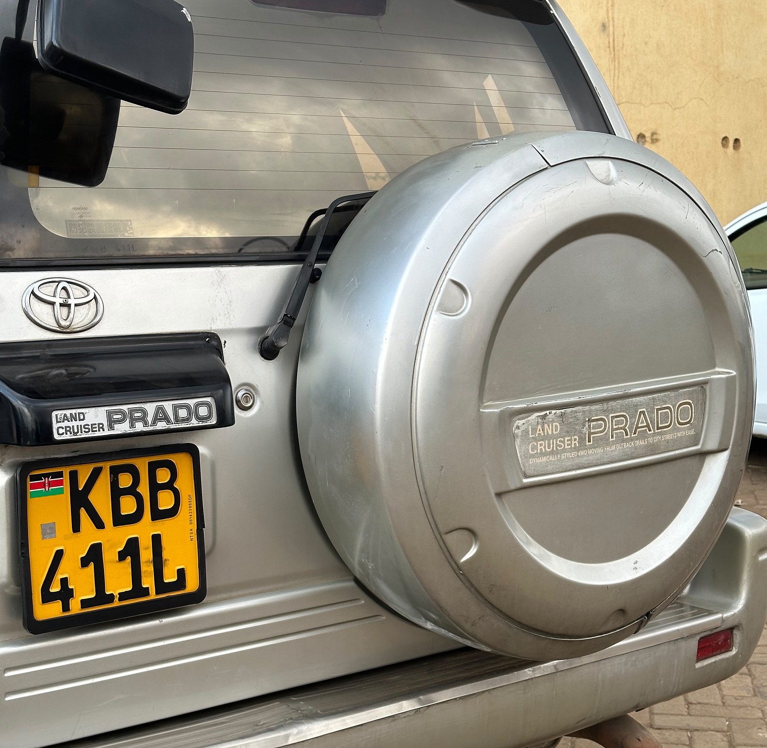 Toyota Landcruiser Prado KBB, YOM 2001 Model, Automatic, Rating 3000cc Diesel image