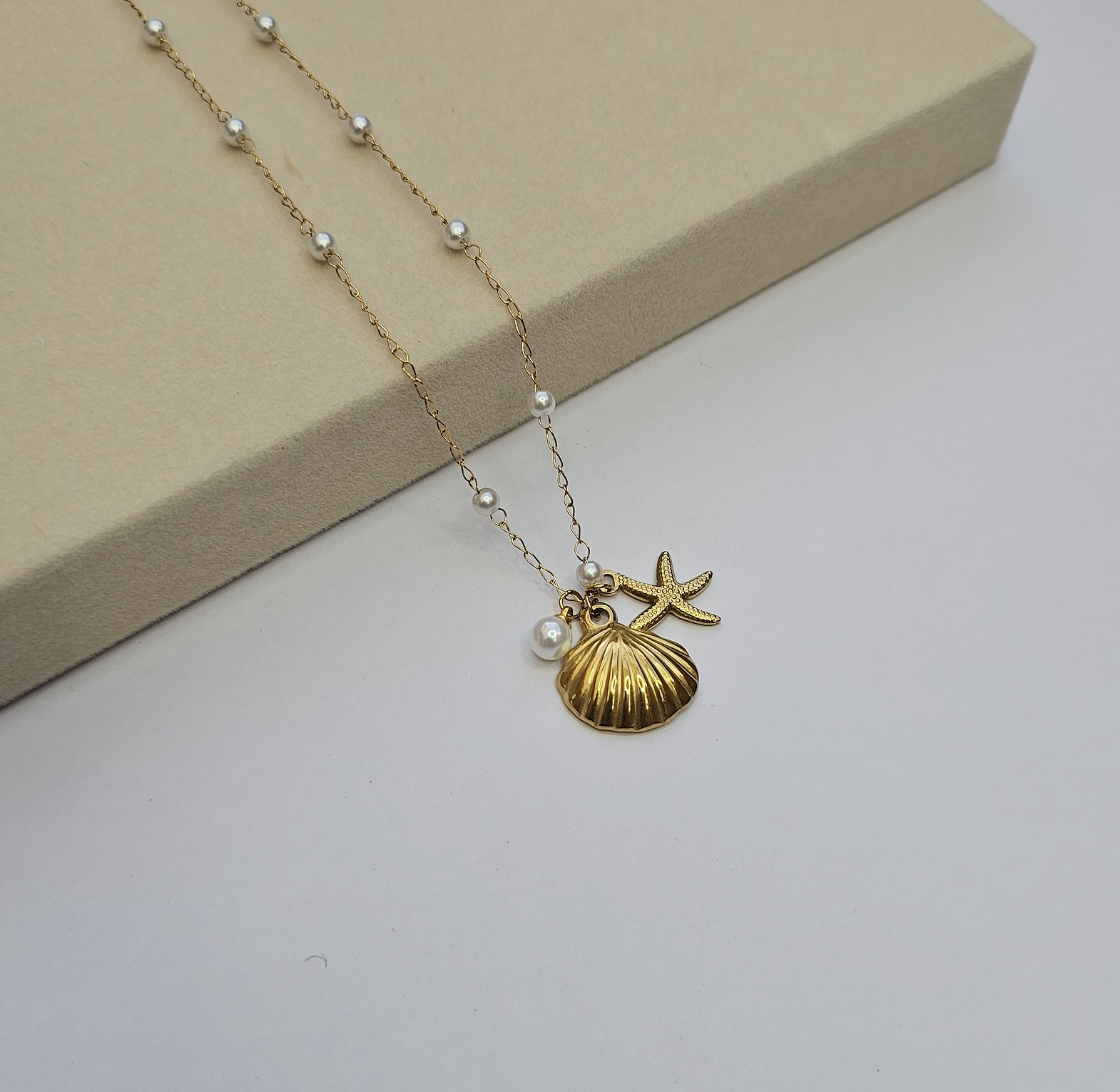 Crystal pearl necklace  image
