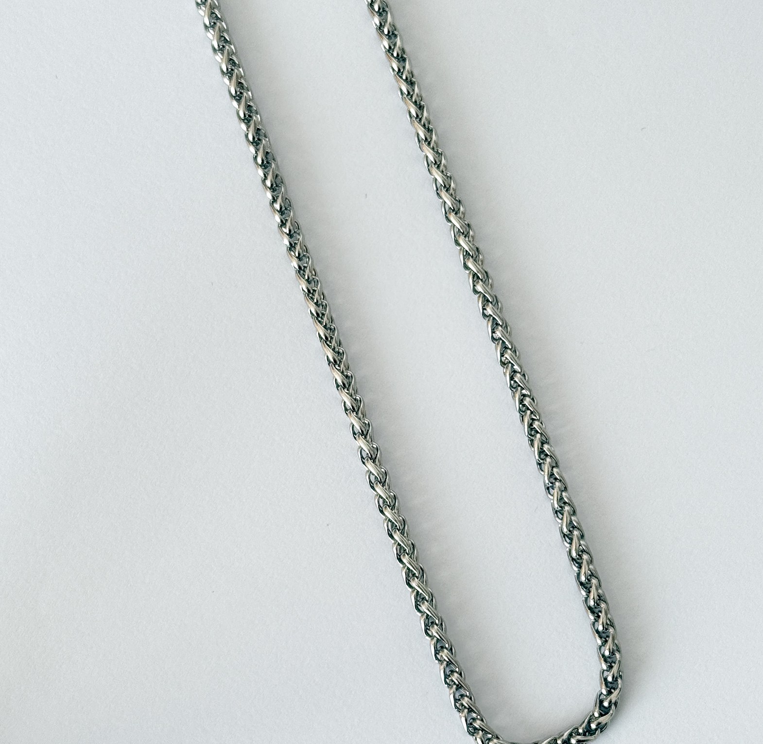 Thin braided chain image
