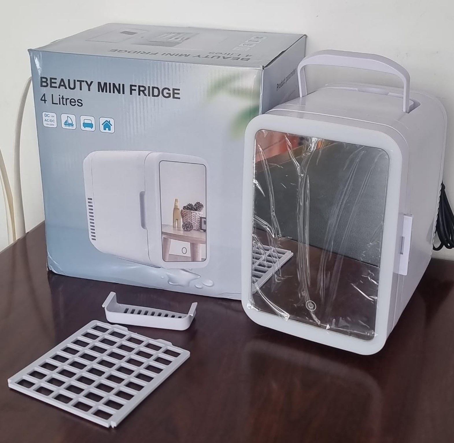4L portable beauty car fridge with mirror and dual power option image
