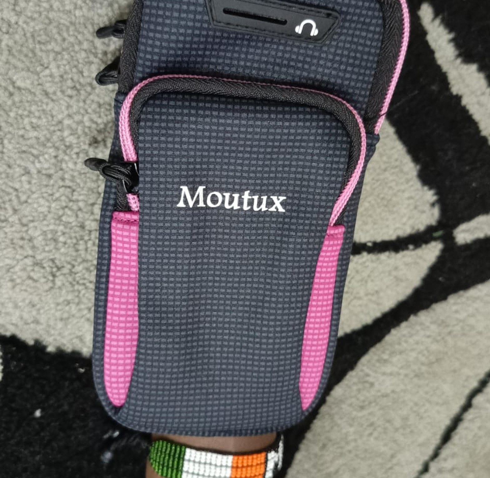 Moutux Waterproof Sports Running Armband Phone Holder Pouch Bag with Earphone Hole for Gym Jogging & Cycling image