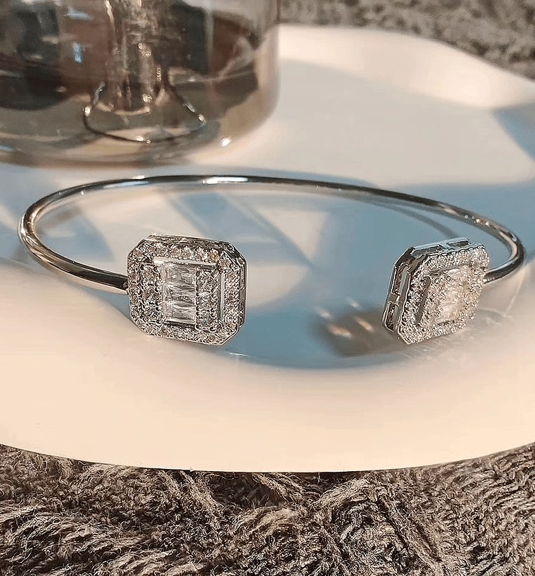Sliver open cuff Bracelets image