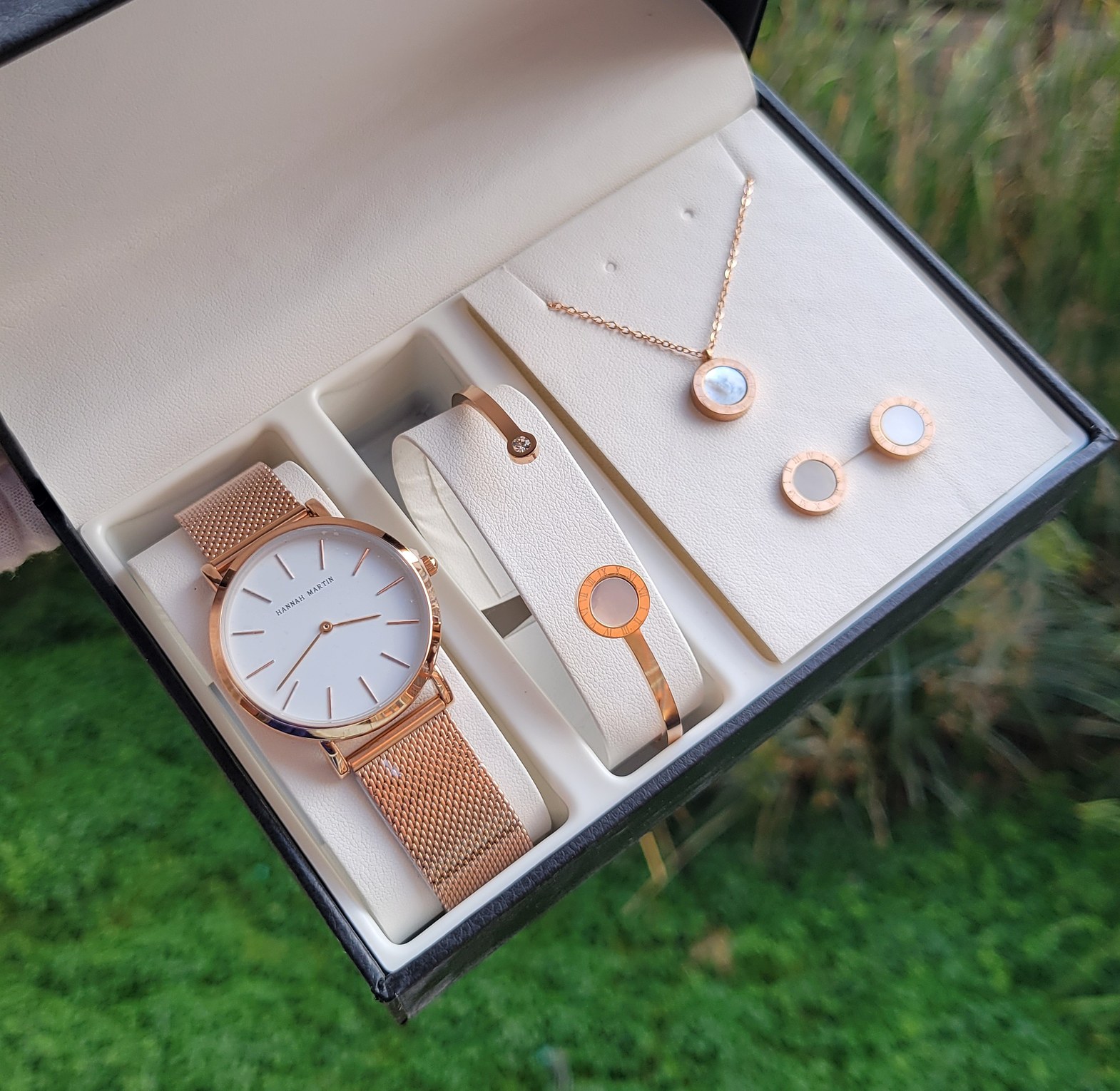 Watch set  image