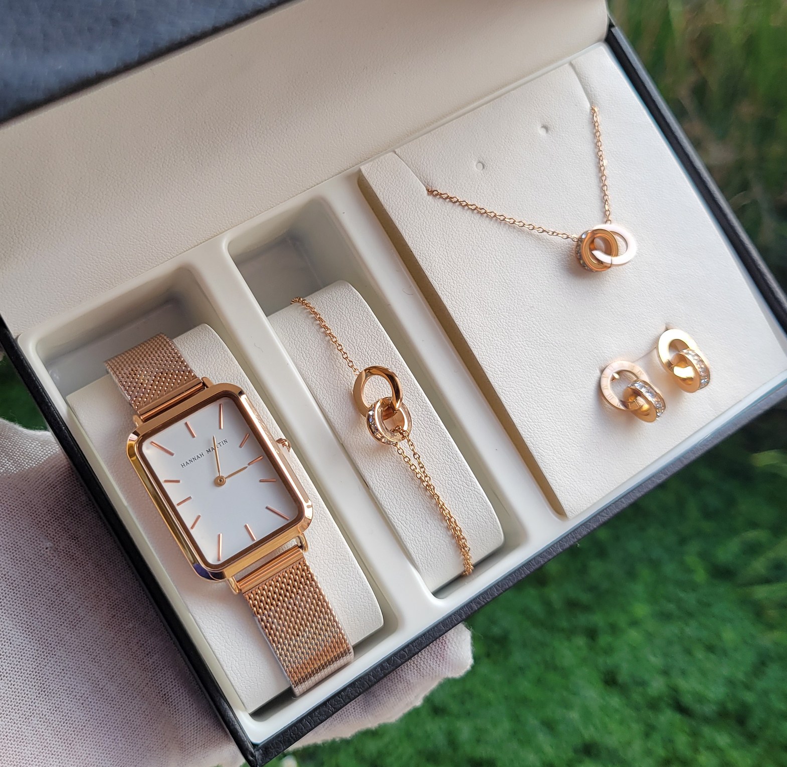 Watch set  image