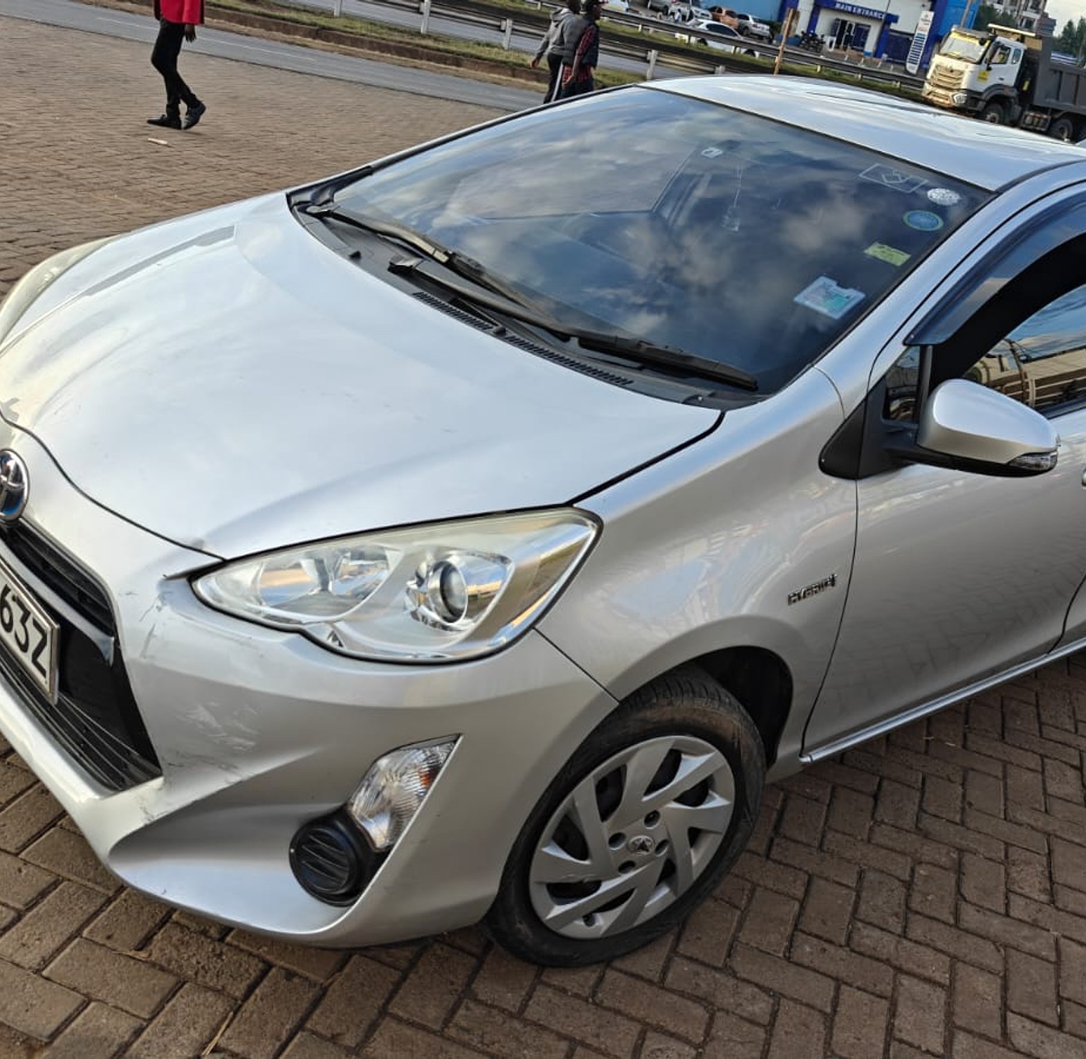 Toyota Aqua Hybrid KDG, YOM 2015 Model, Automatic, Rating 1500cc image