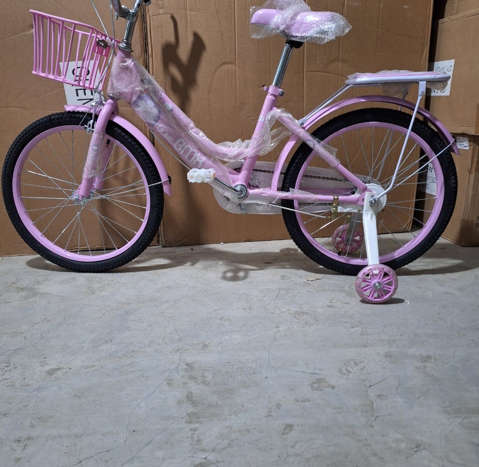 Bicycle. KIDS BIKE SIZE 20 FOR CHILDREN 7-12 YEARS OLD image