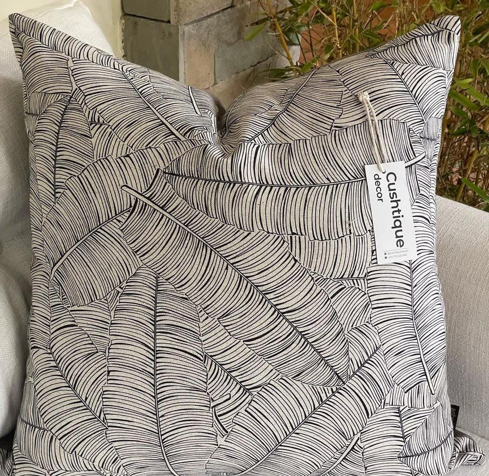LEAF CUSHION image