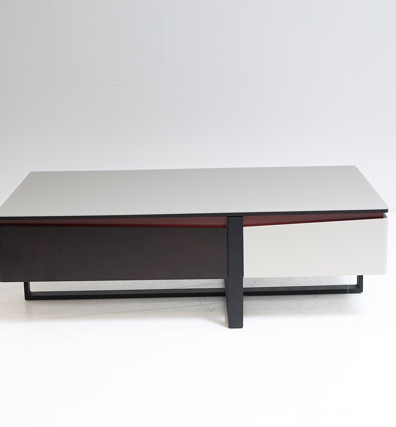 COFFEE TABLE MATERIAL: MD image