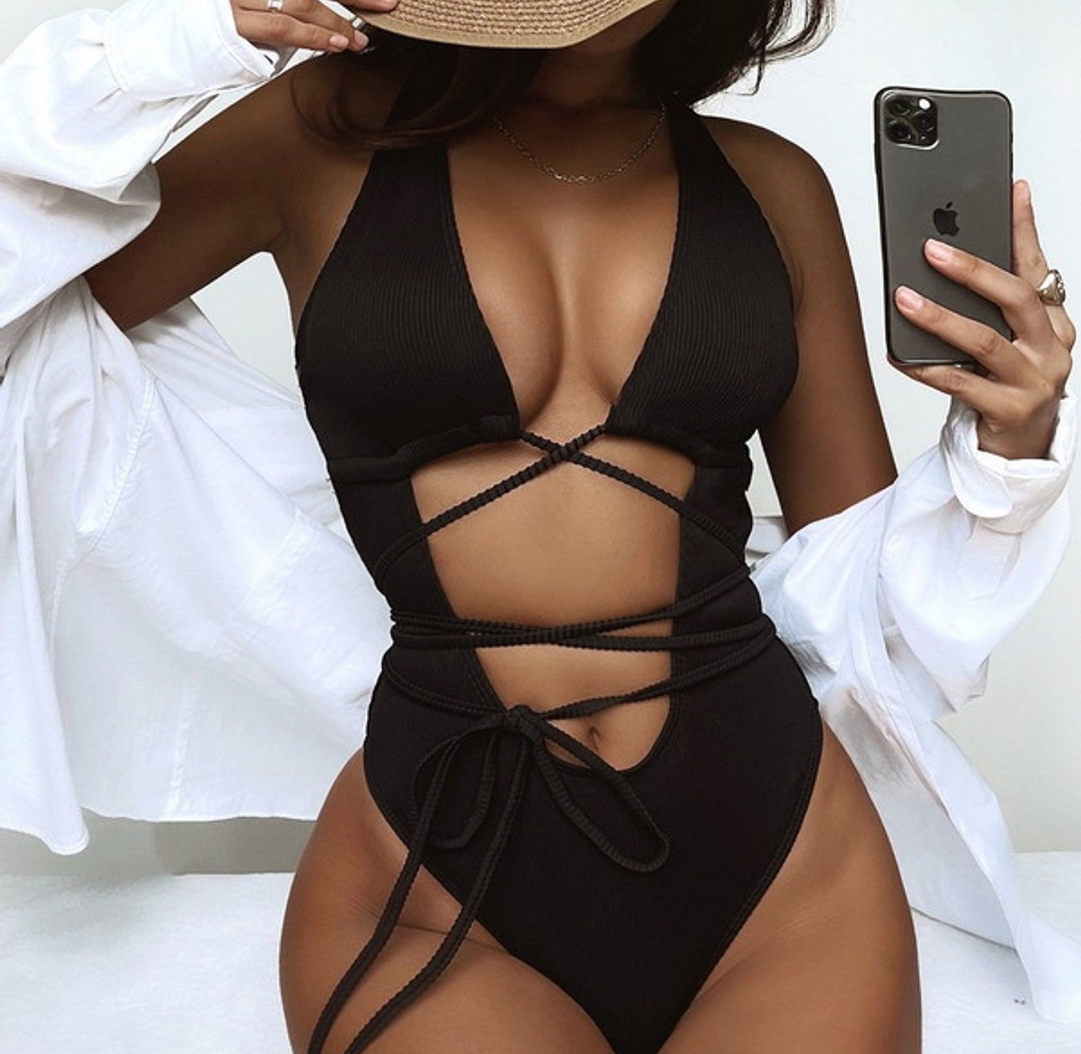 F009 One Piece Beachwear image