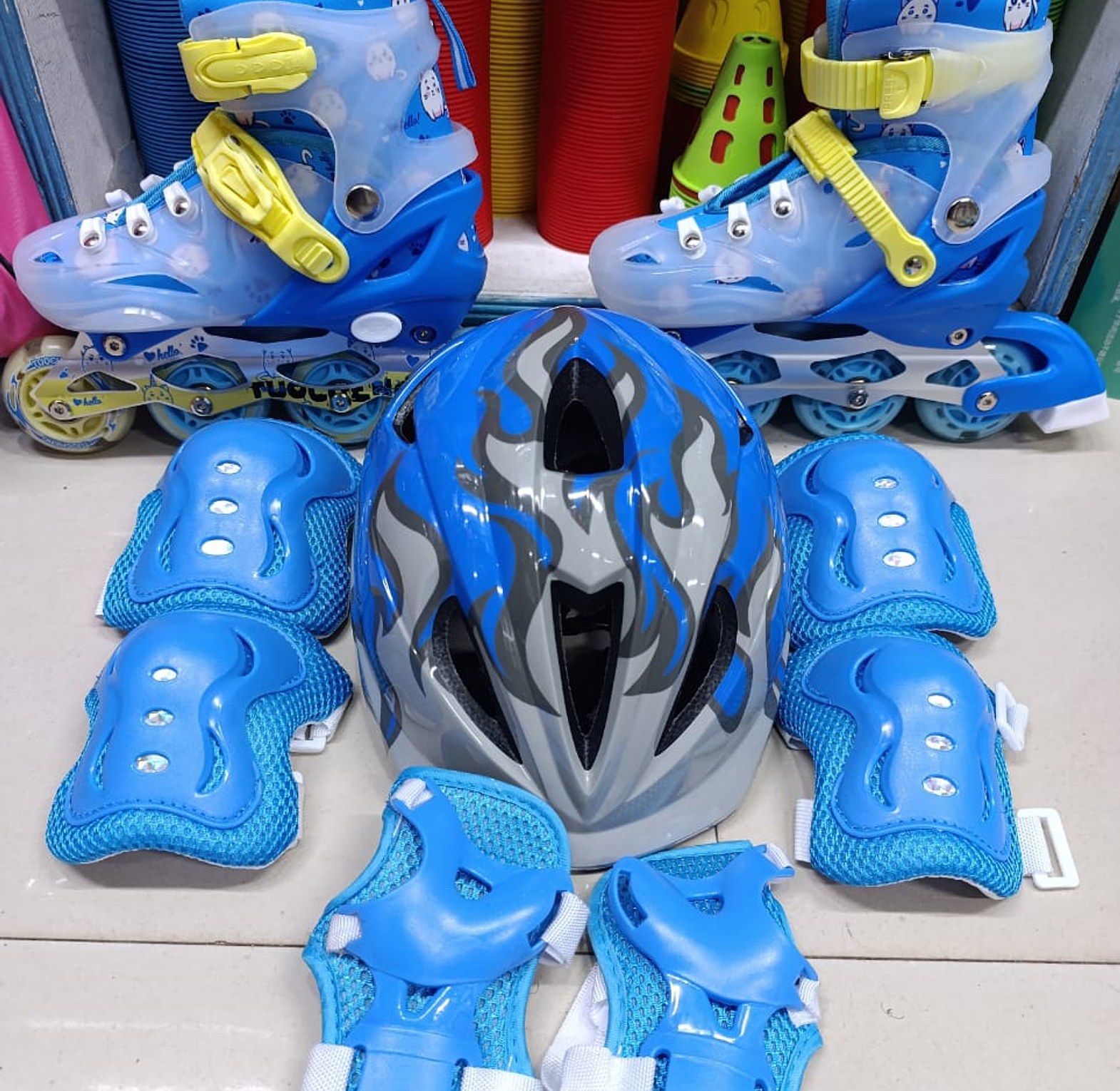 Skate Full Set Shoes With Hard Helmet And Guards size 31 to 38 All wheels are glowing image