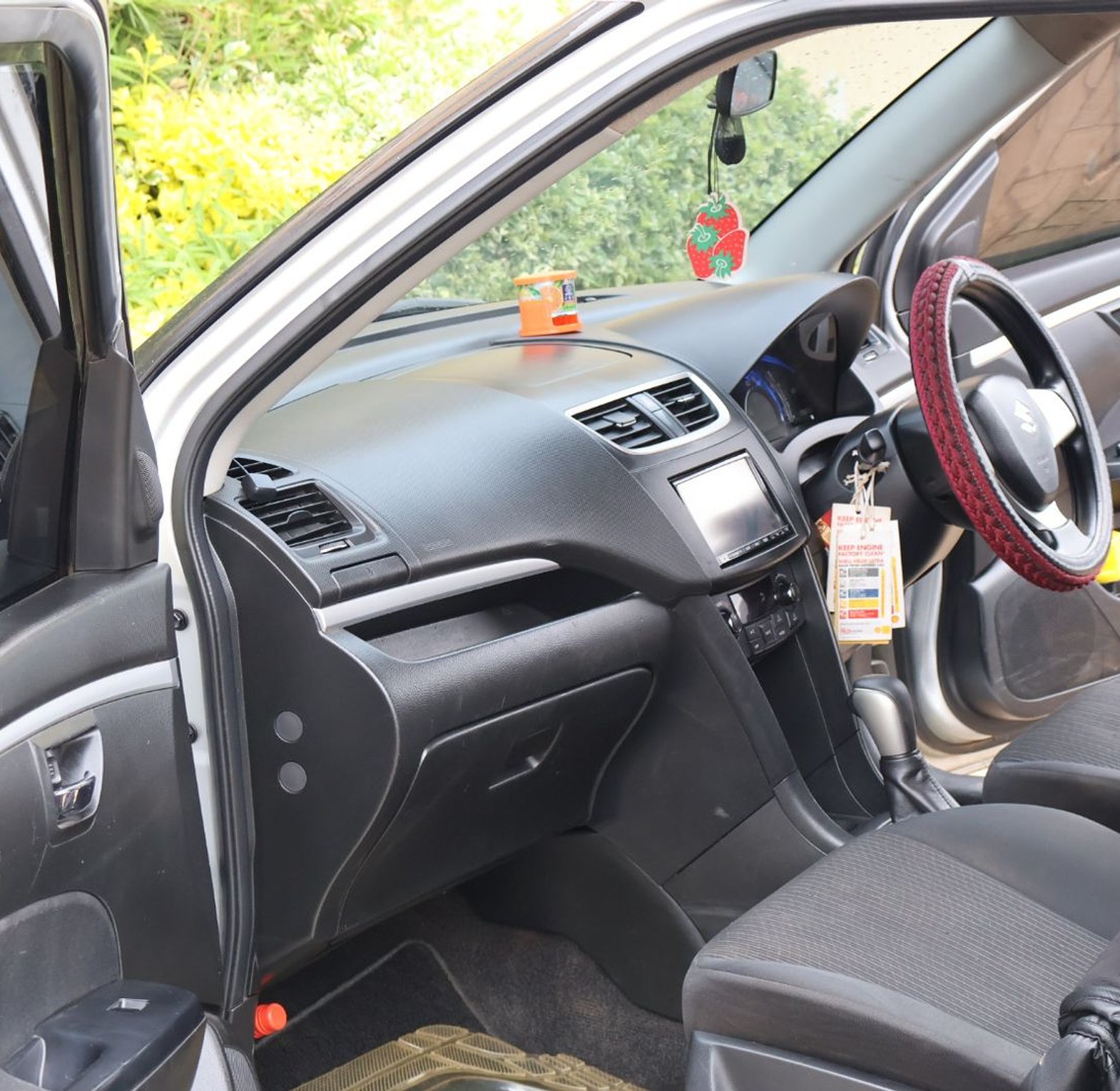  Suzuki Swift KDG, YOM 2014 Model, Automatic, Rating 1300cc image