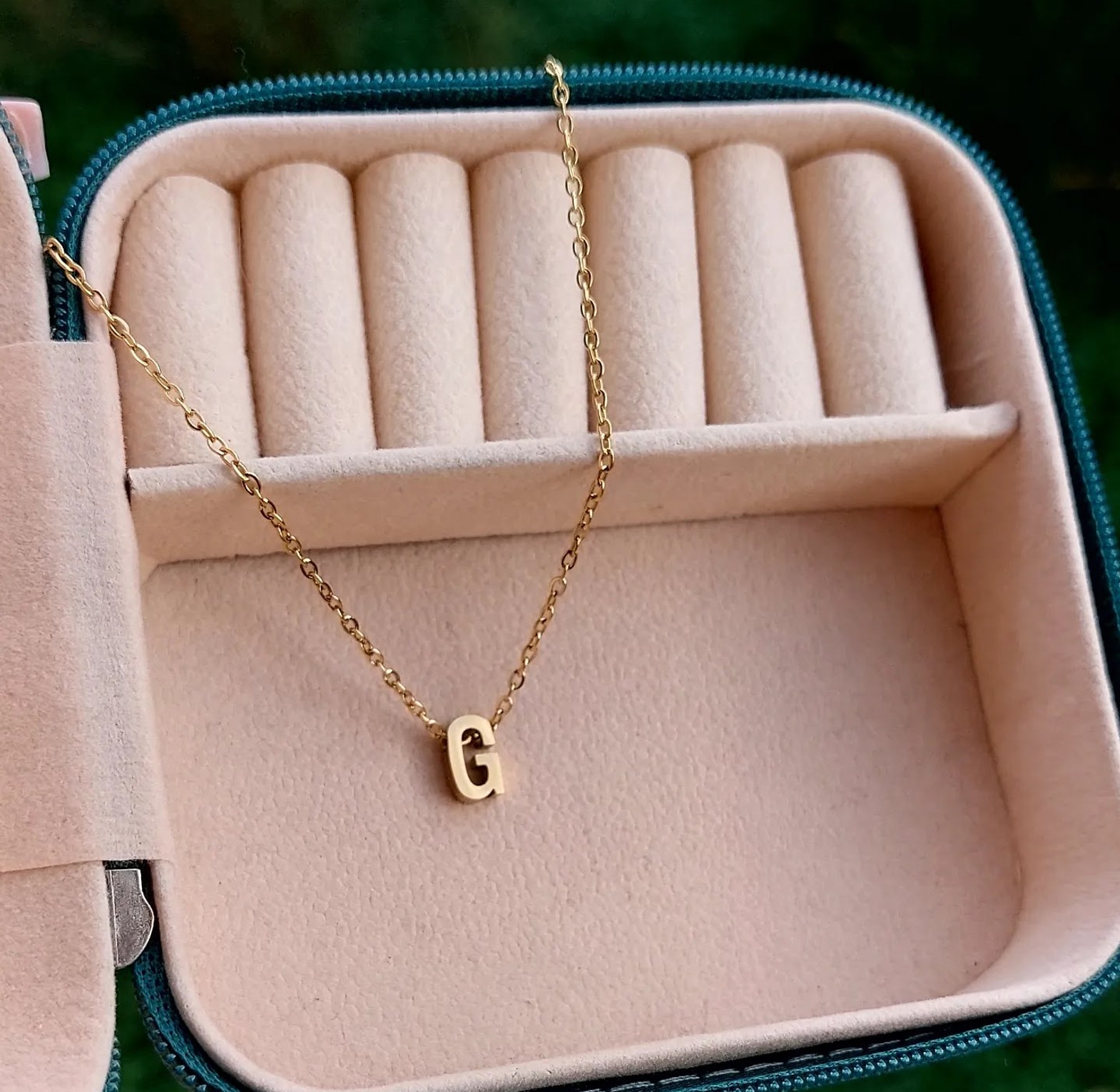 Plain Gold G image