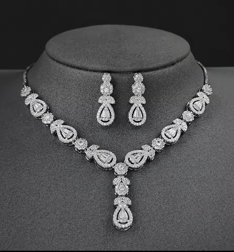 Regal Waterfall Diamond Set image