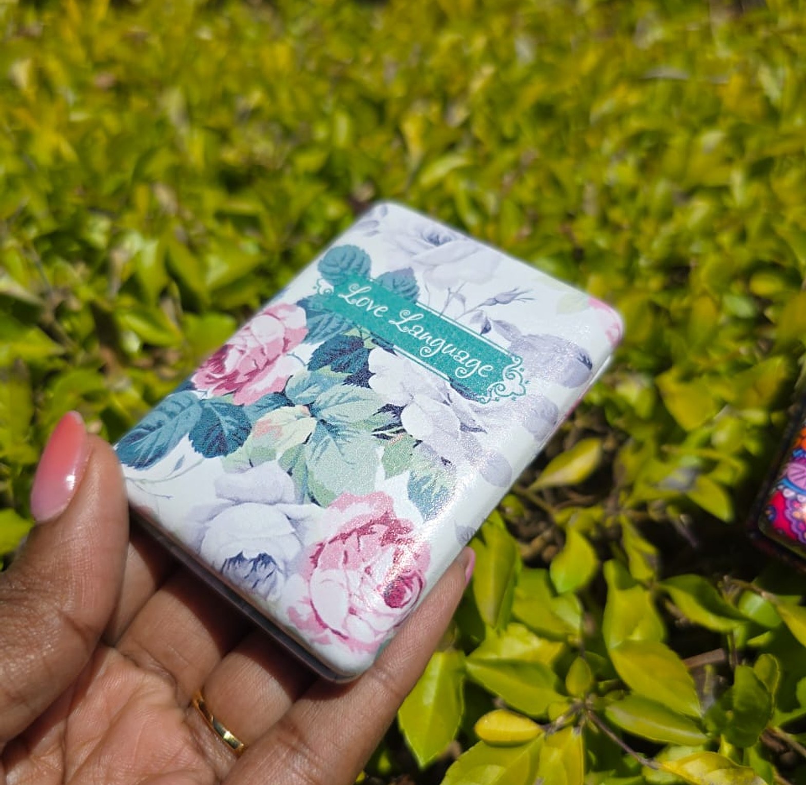Dainty Pocket mirror image
