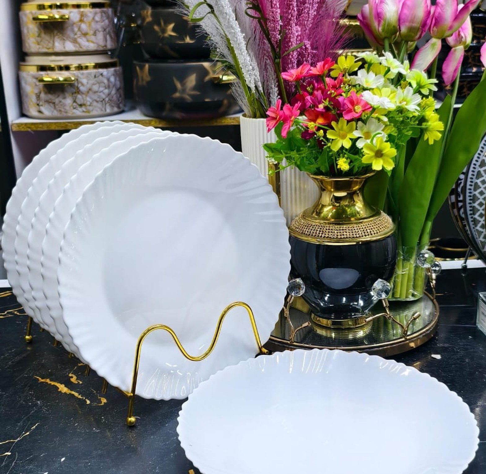 6 pc round plates image