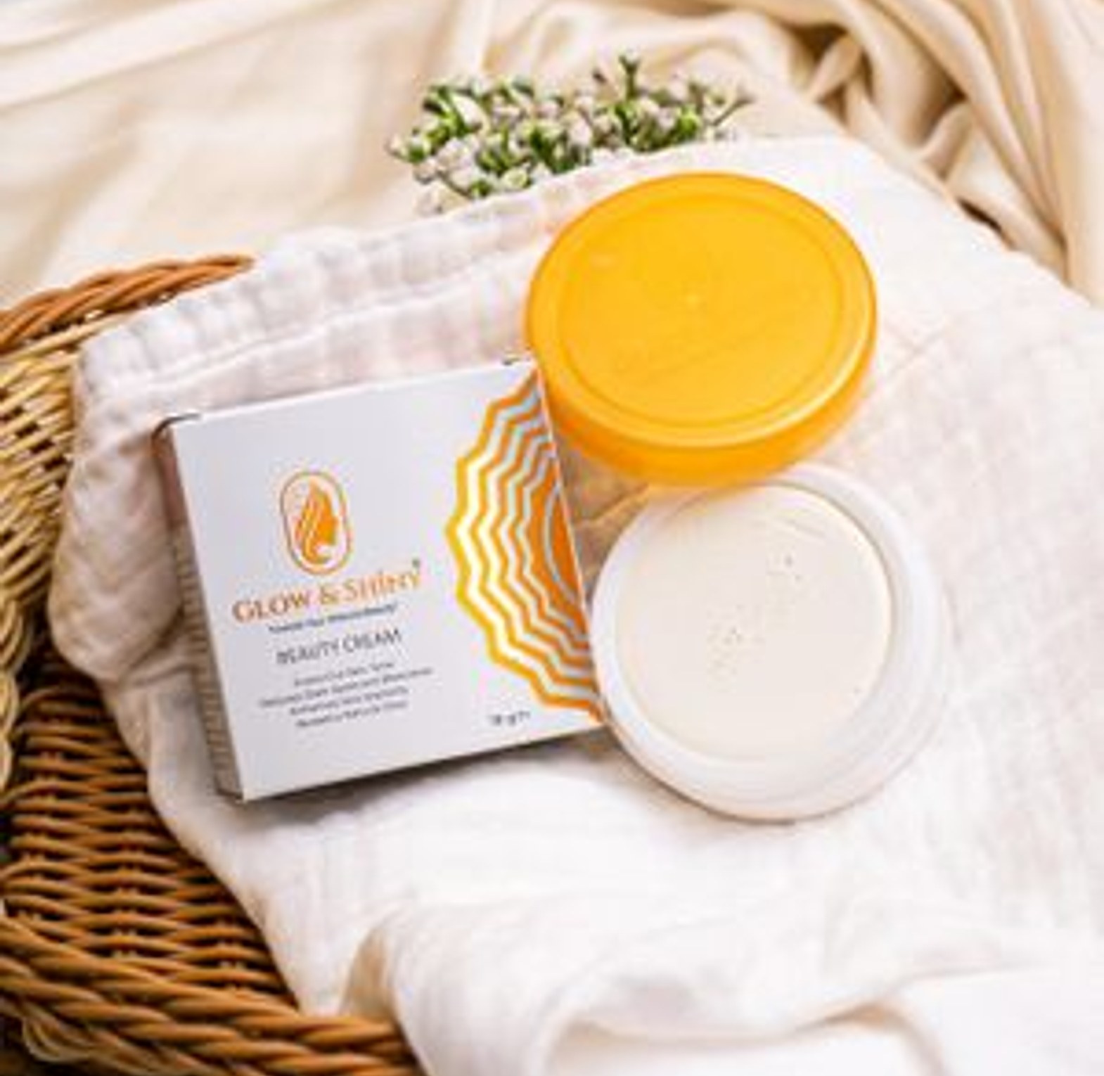 Glow & Shiny Beauty Cream image