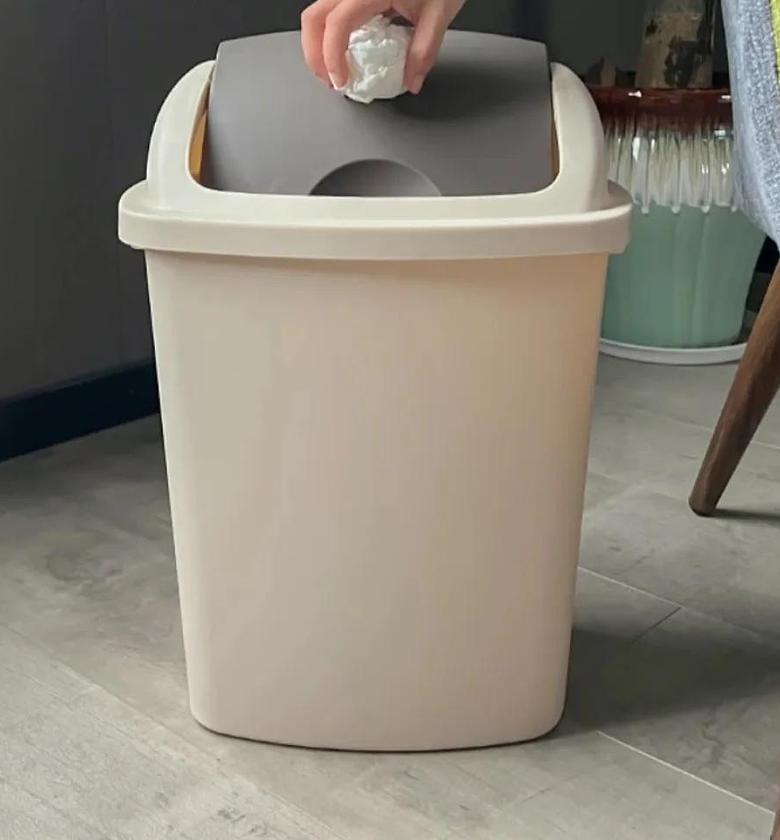 10Ltrs Plastic Trash Bin image