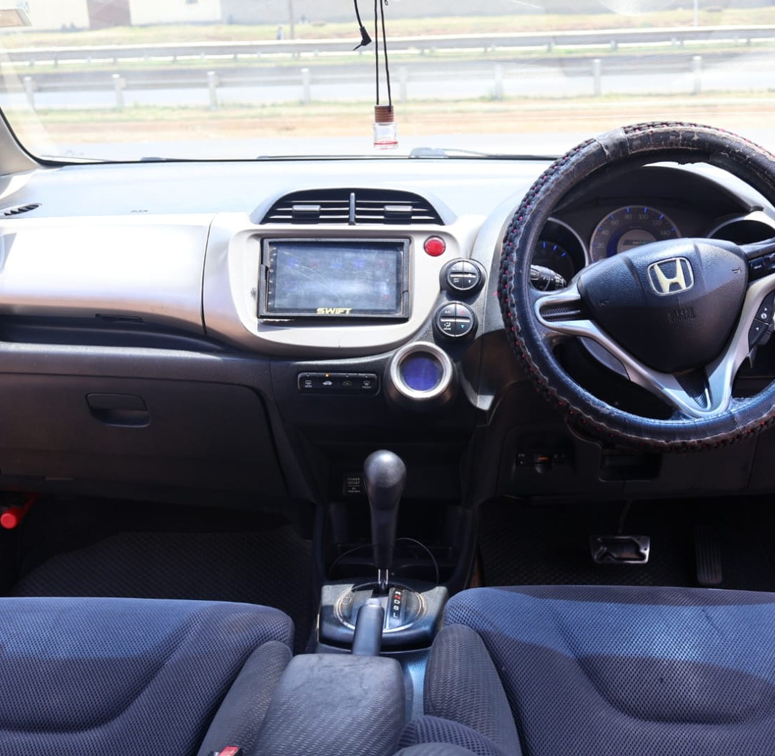 Fit Hybrid KCW, YOM 2013, Automatic, Rating 1300cc image
