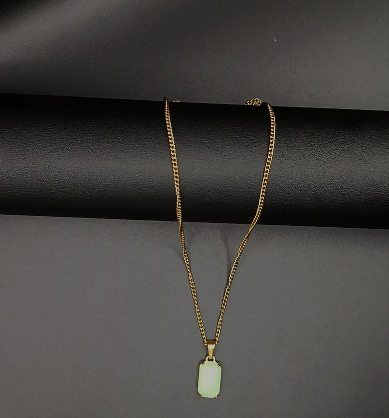 Green gemstone pendant necklace  image