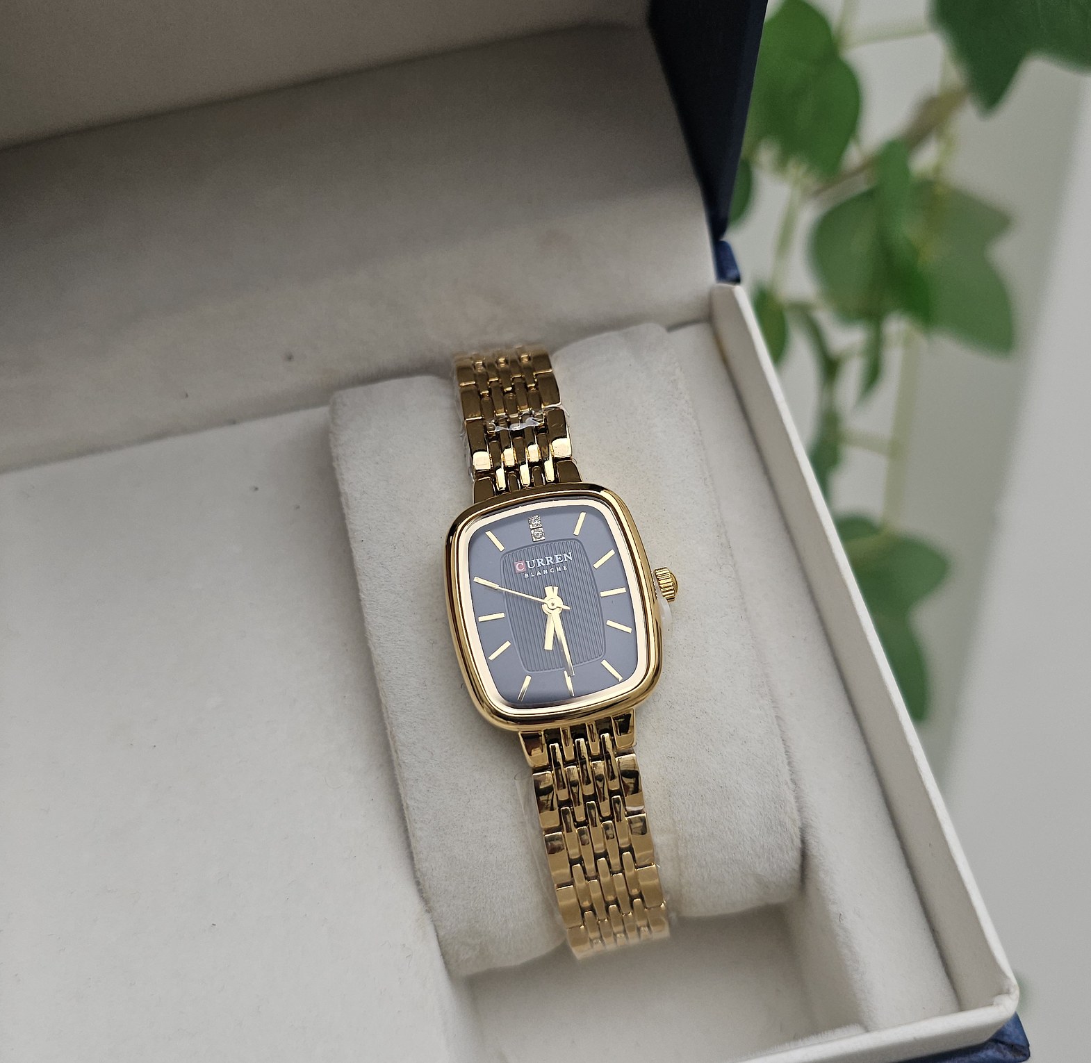 Square classic curren watches image