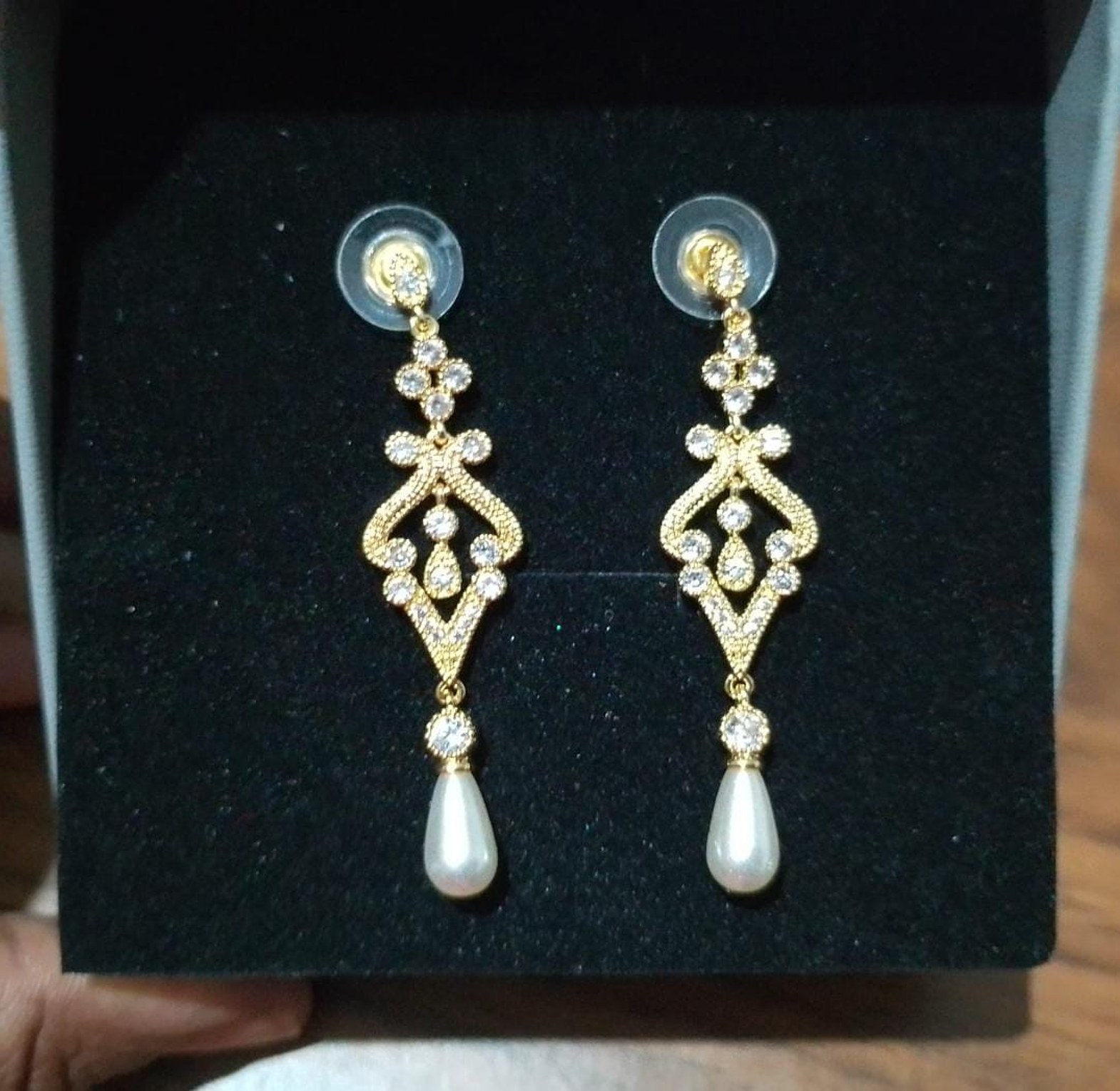 Elegant cubic Zirconia pearl earring  image