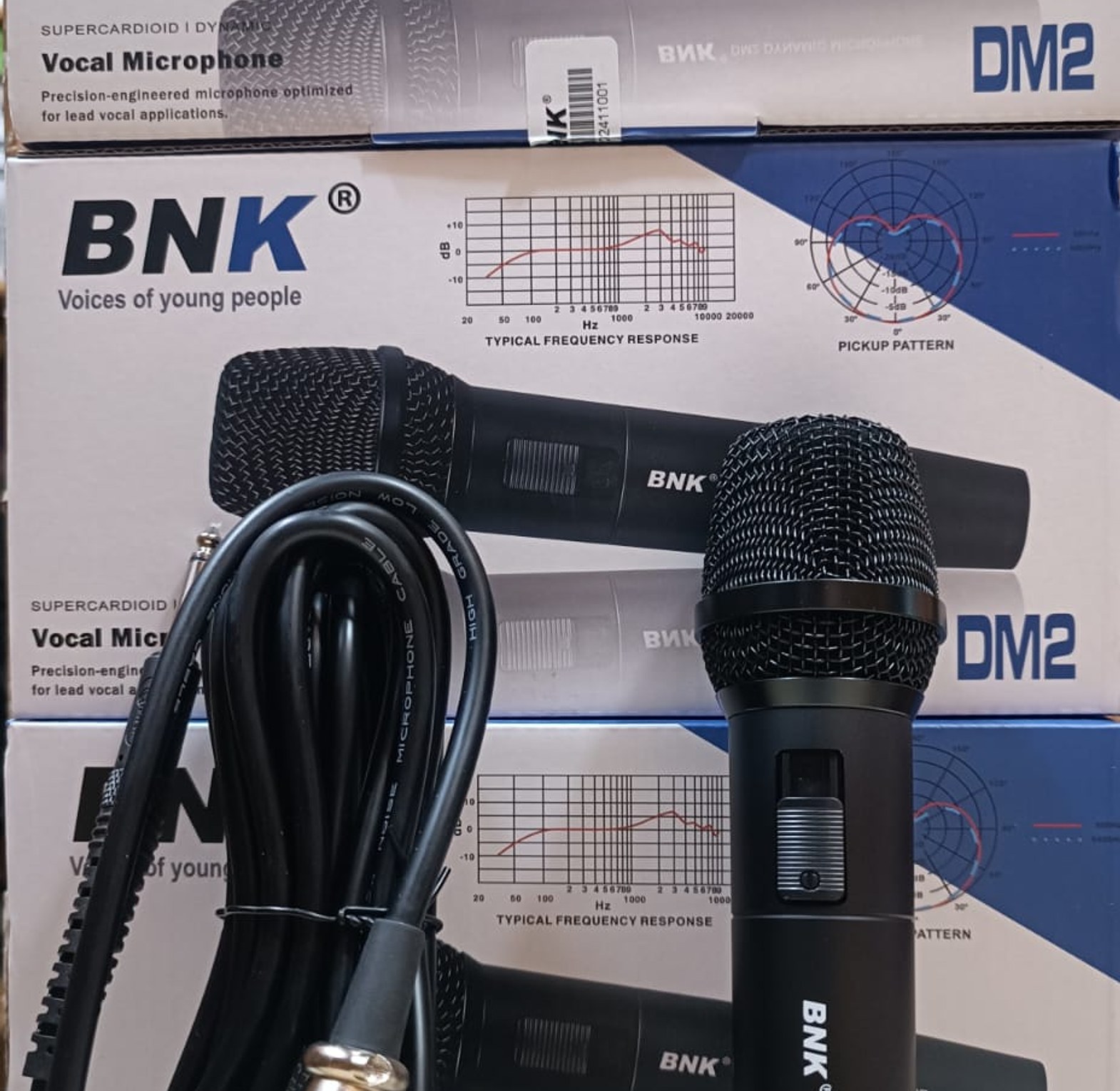 Microphone. BNK SINGLE WIRED MIC DM 2  BNK DM2 Dynamic Microphone image