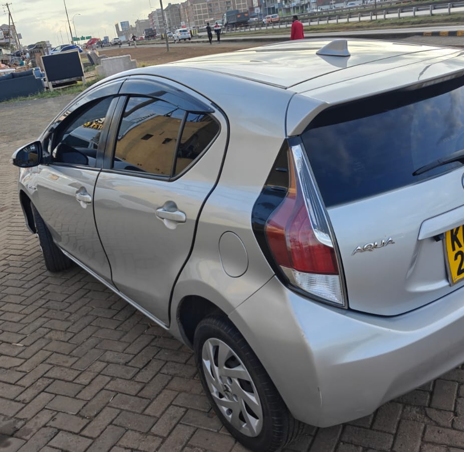 Toyota Aqua Hybrid KDG, YOM 2015 Model, Automatic, Rating 1500cc image