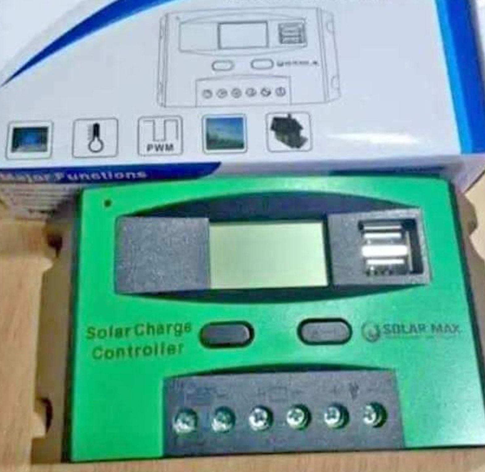Solar controller 10amps image