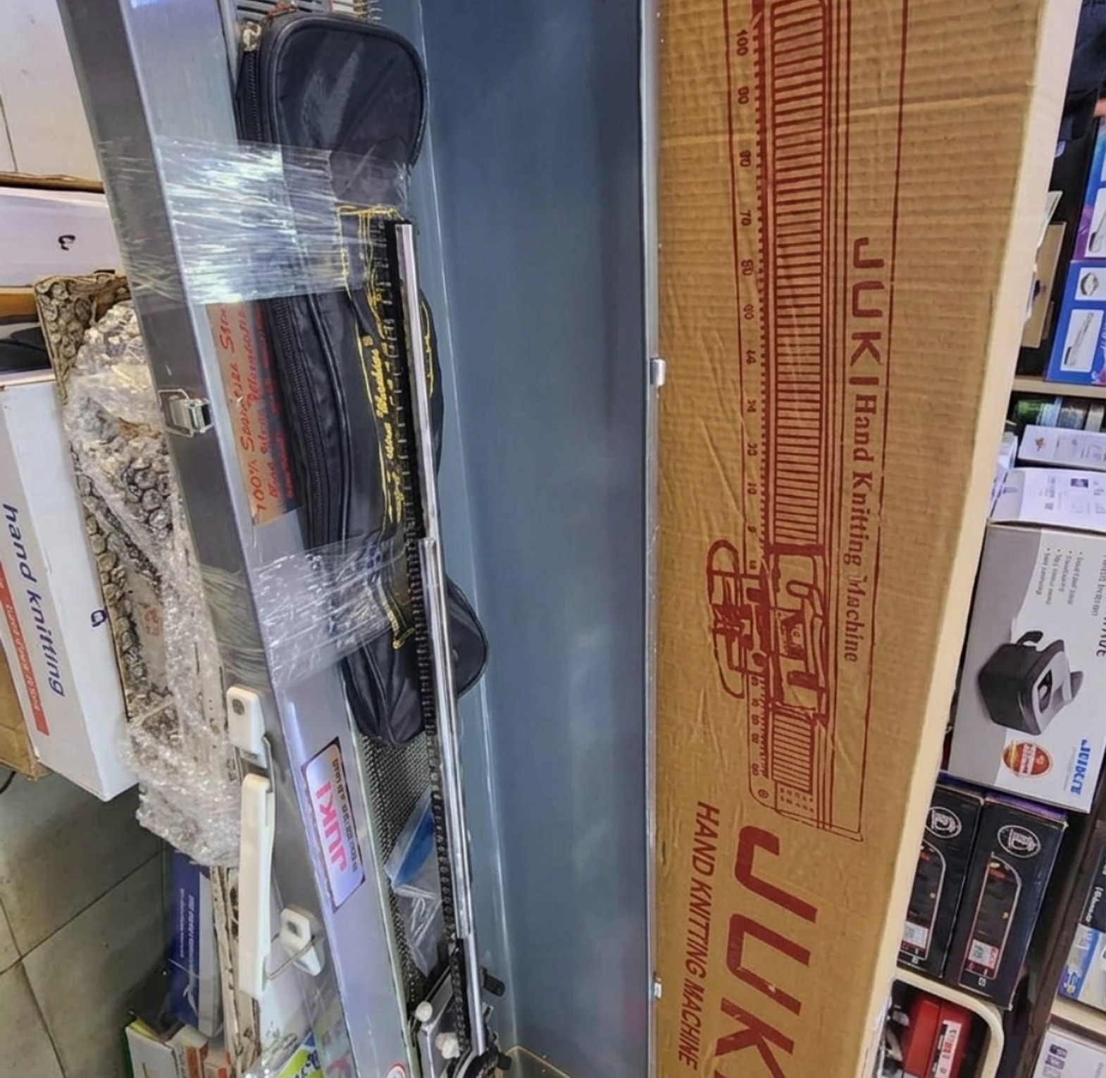 JUKI knitting machine  image