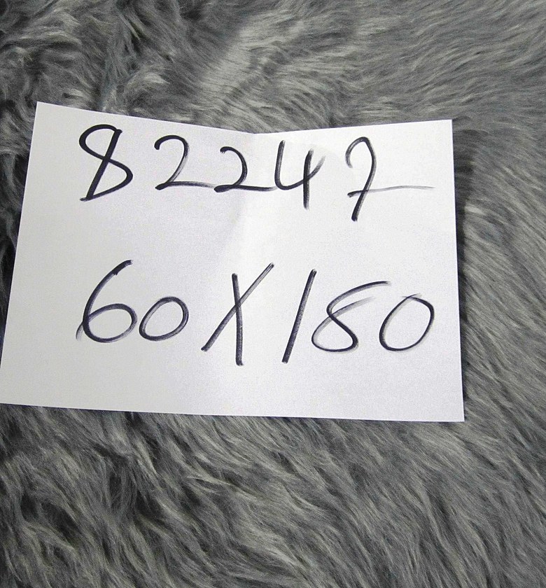 CARPET TAPIS FOURRURE. QU image