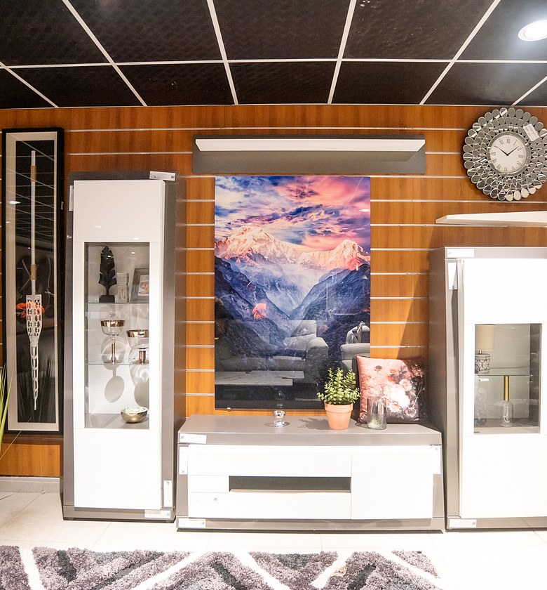 WALL UNIT INCLUDED 1 TV S image