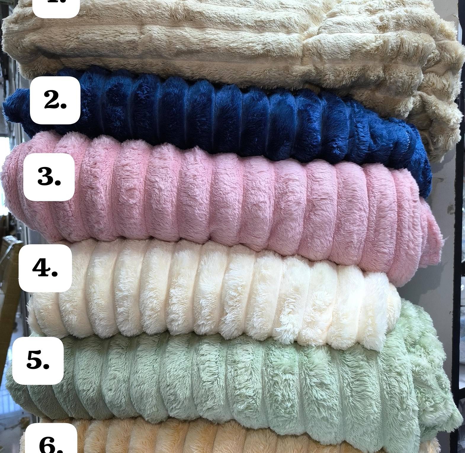 ✅Heavy and warm velvet fleece blanket  Super fluffy and soft  image