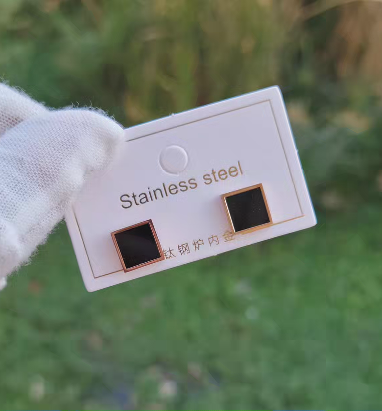 Black stud image