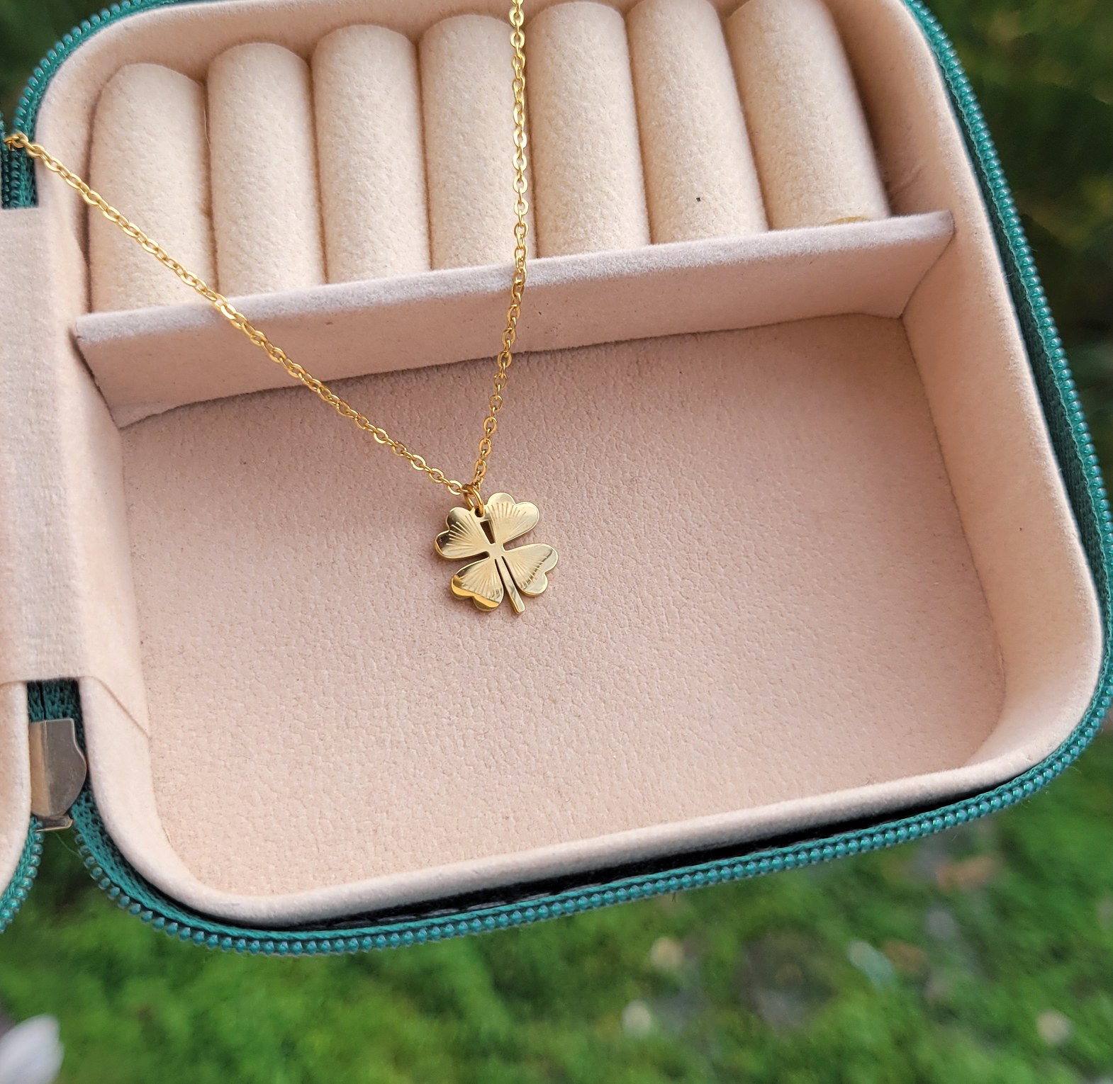Andy clover necklace  image
