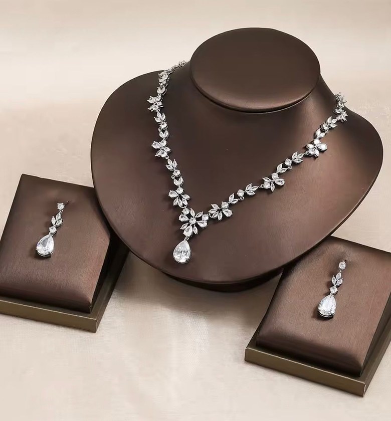 Sparkle Marquise Drop Jewelry Set image