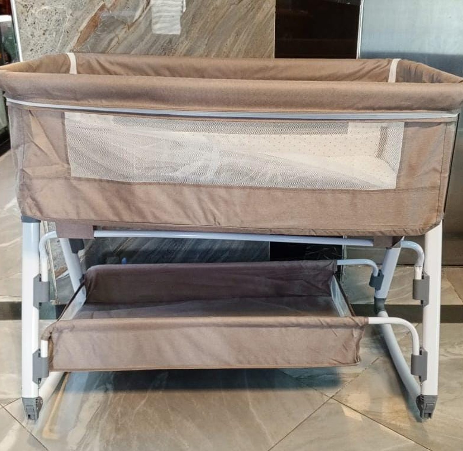 Co-sleeper. Baby Co-sleeper Bed/Crib/Cot/next To Me Bed- image