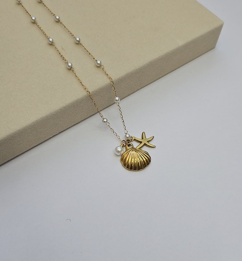 Crystal pearl necklace  image