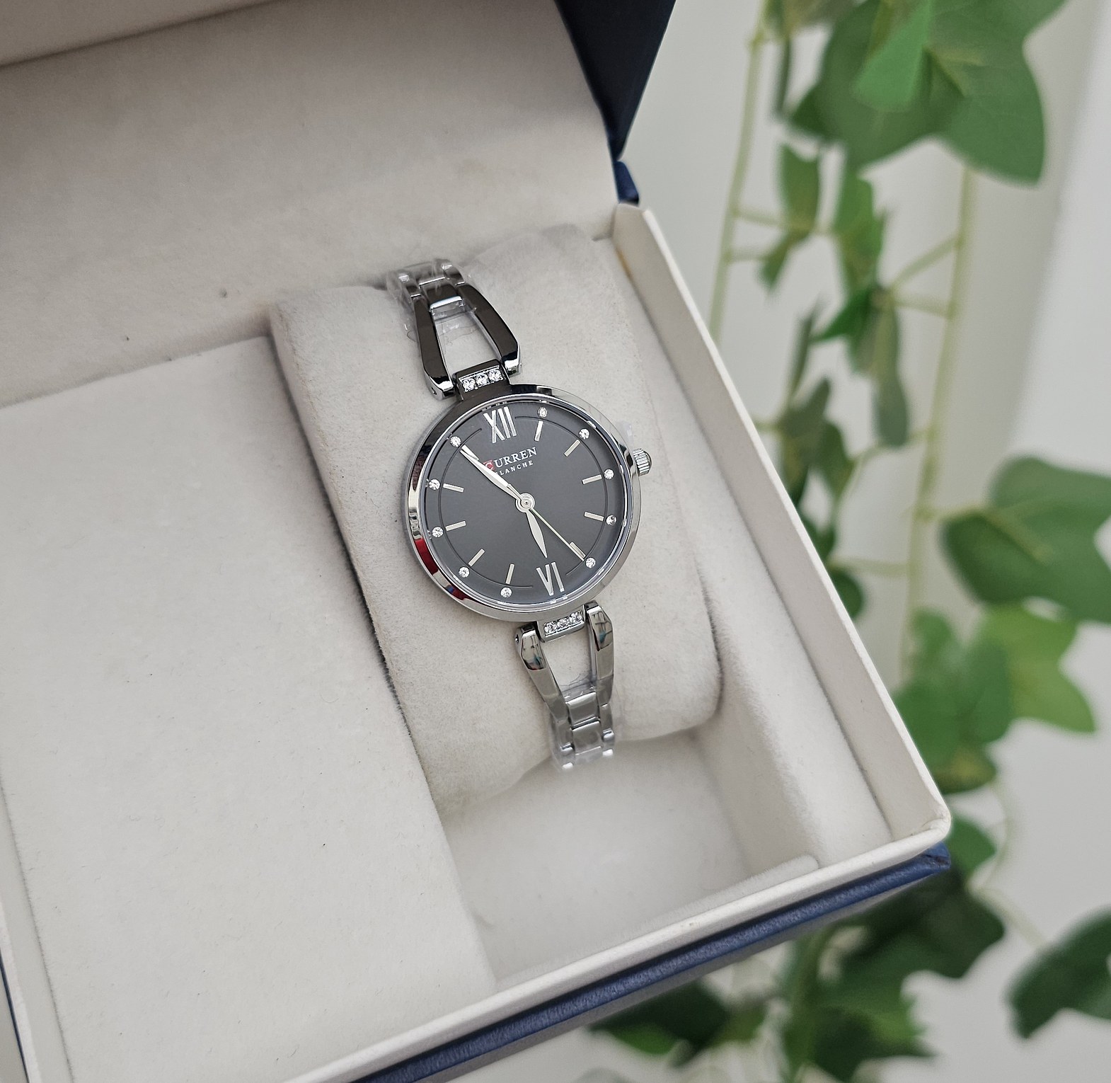 Curren watch image