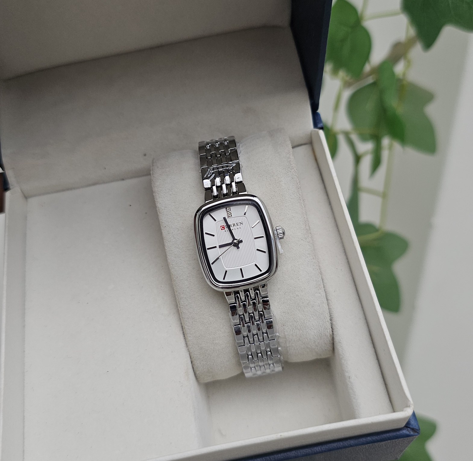 Square classic curren watches image