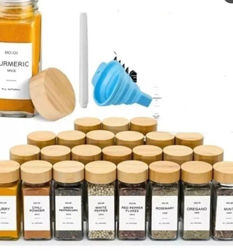 Glass storage jars with bamboo lid image